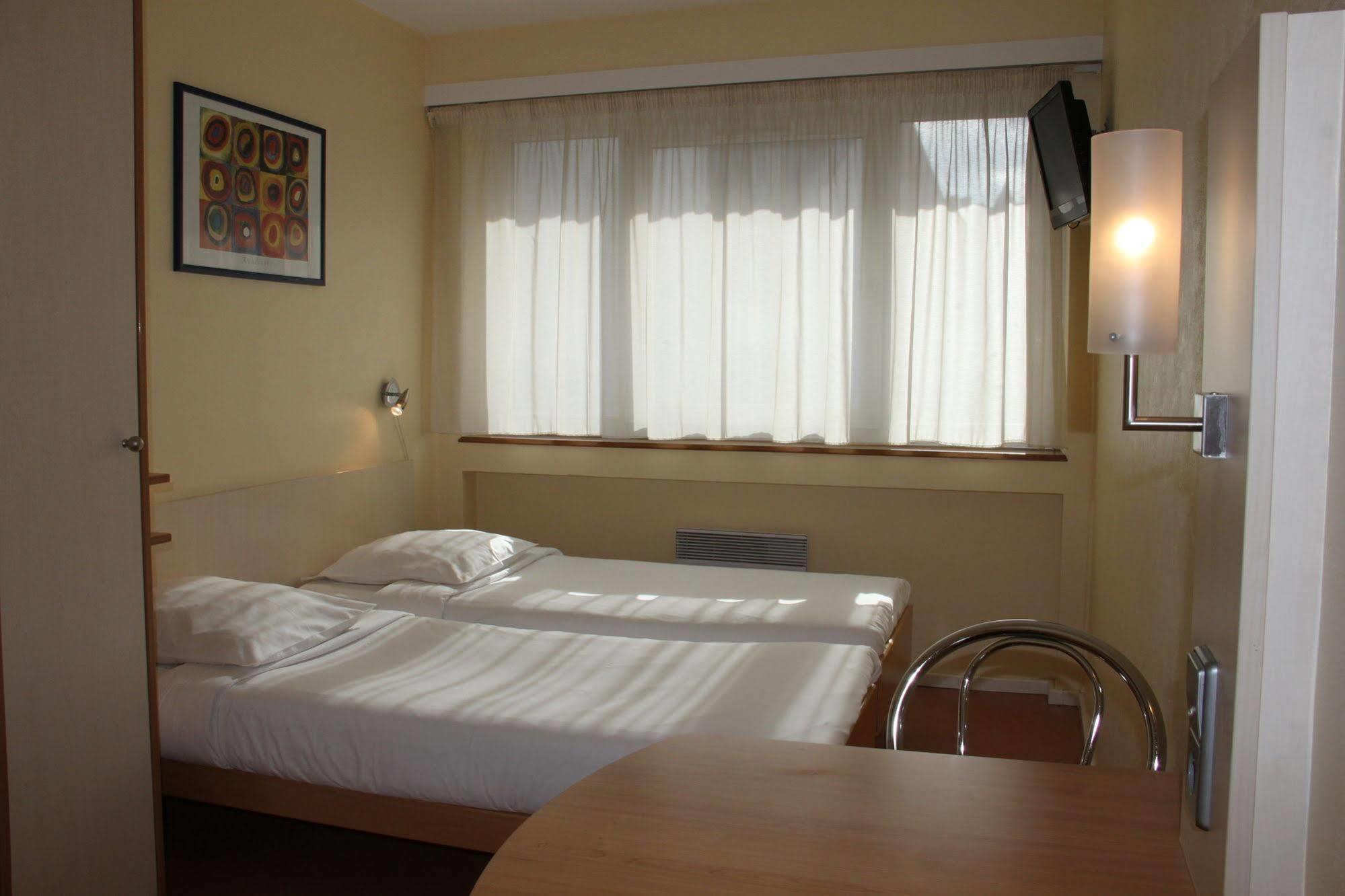 Ibis Styles Centre Republique 3*